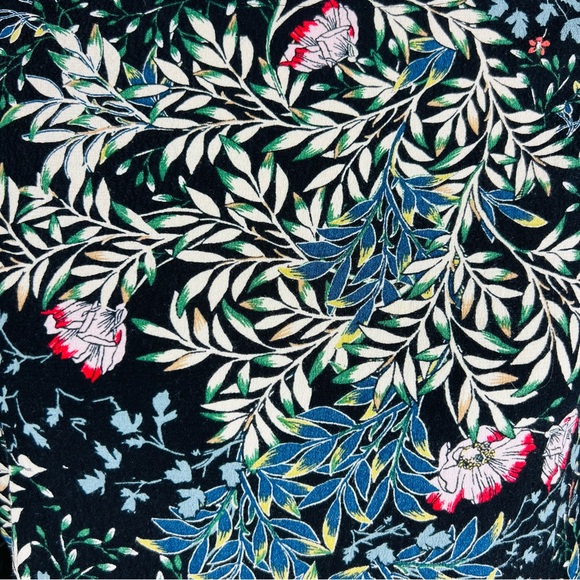 J Jill Floral Boat Neck Tunic With Side Slits and Flared Sleeves - Picture 4 of 7